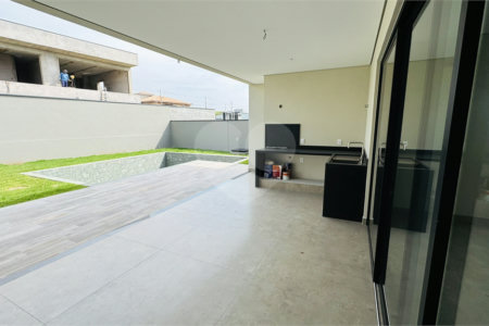 Casa à venda com 3 suítes no condomínio Santa Isabel I, Louveira - SP