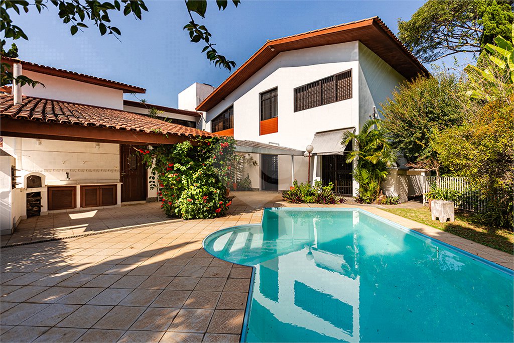 Casa à venda com 6 quartos, sendo 4 suítes, em Butantã, São Paulo, SP