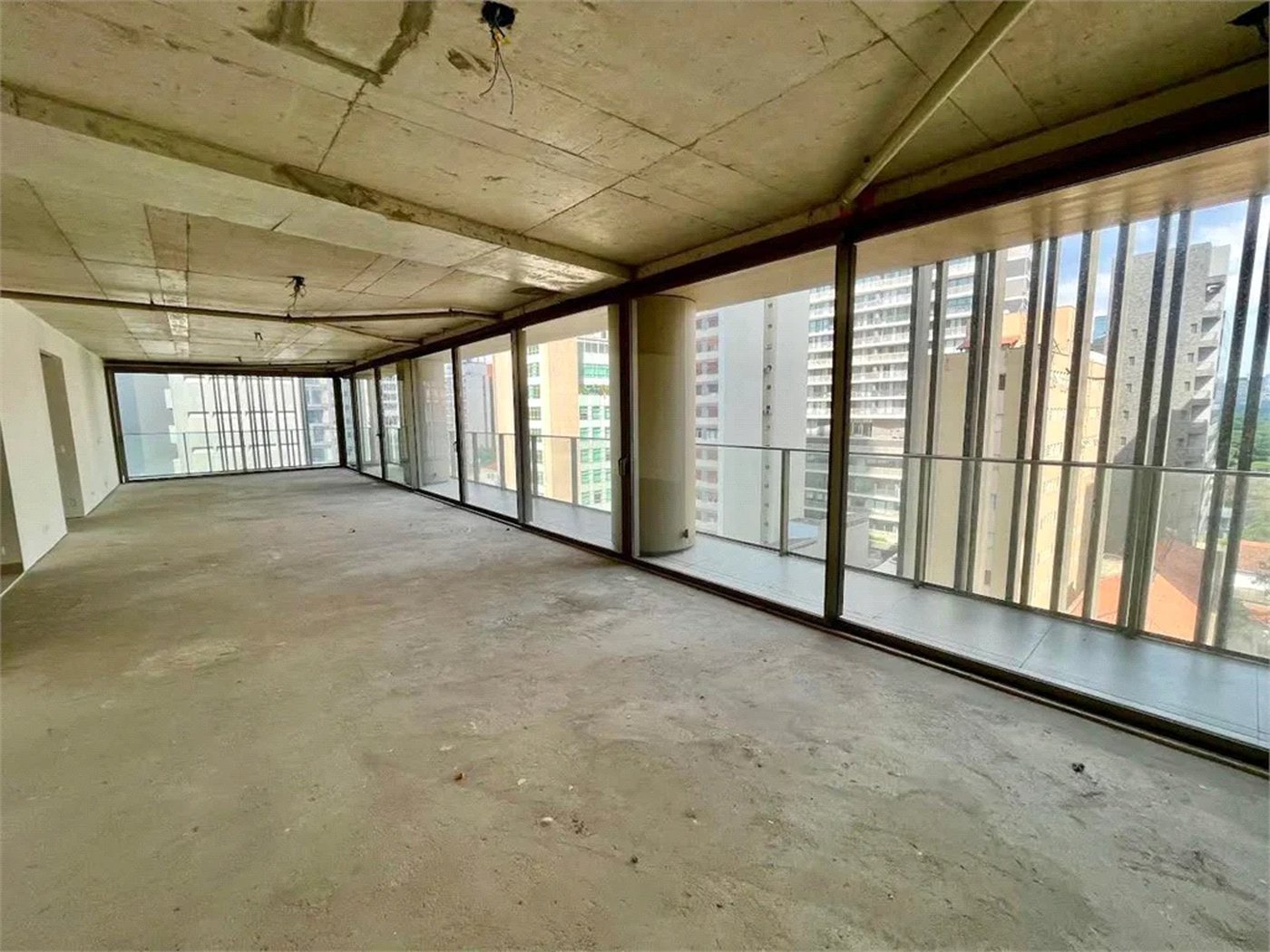 Apartamento à venda com 3 suítes em Pinheiros, São Paulo, SP