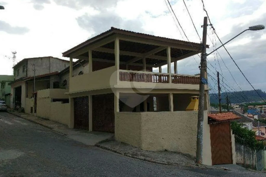 Casa à venda com 6 quartos, sendo 1 suíte, em Freguesia do Ó, São Paulo, SP