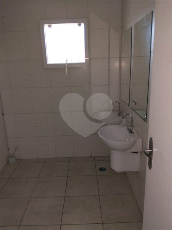 Salão para alugar em Cocaia, Guarulhos, SP
