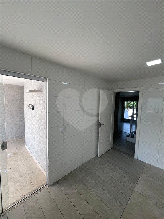 Casa à venda com 3 quartos, sendo 1 suíte, no condomínio Residencial Green Ville, Rio de Janeiro - RJ