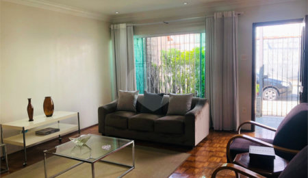 Casa Térrea à venda com 3 quartos, sendo 1 suíte,  em Vila Industrial, Mogi das Cruzes, SP