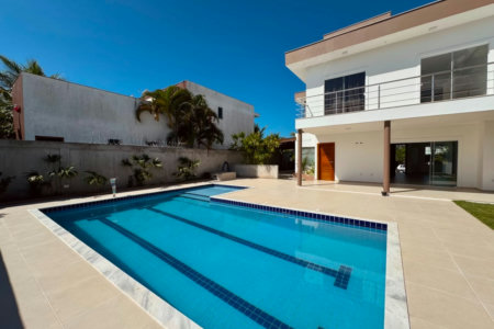 Casa para alugar com 3 suítes, no condomínio Outeiro São Francisco, Porto Seguro - BA