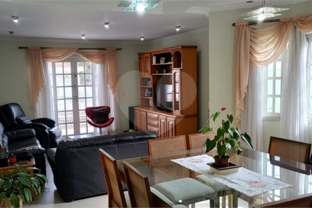 Casa à venda com 3 suítes em Vila Ipojuca, São Paulo, SP