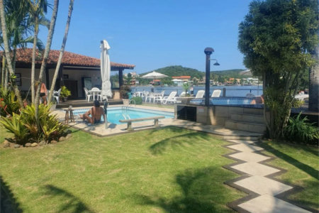 Casa à venda com 3 quartos, sendo 1 suíte, em Ogiva, Cabo Frio, RJ