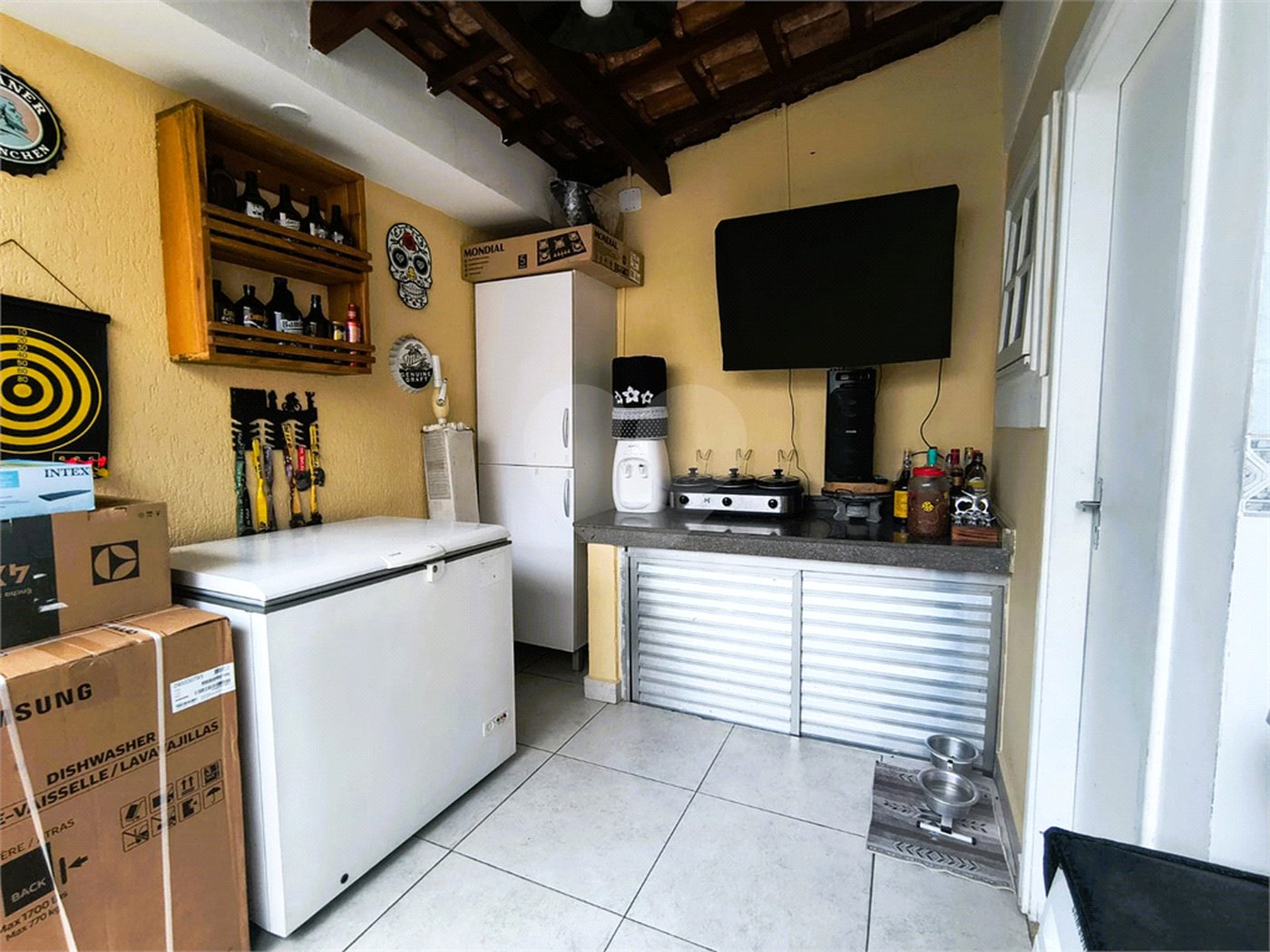 Casa à venda com 3 quartos, sendo 1 suíte, no condomínio Vila Panamericana, São Paulo - SP