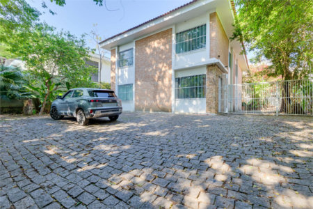 Sobrado à venda ou para alugar com 4 quartos em Jardim Petrópolis, São Paulo, SP