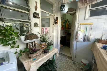 Apartamento à venda com 4 quartos, sendo 1 suíte, em Lagoa, Rio de Janeiro, RJ