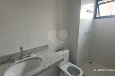 Apartamento à venda com 3 suítes em Moema, São Paulo, SP