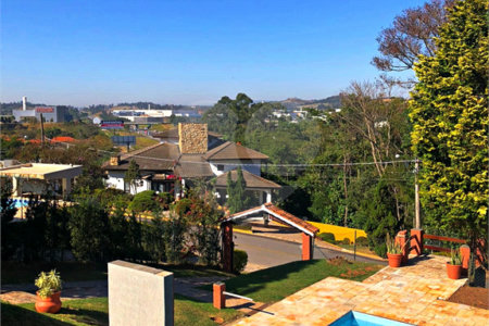 Casa à venda com 4 quartos, sendo 2 suítes, no condomínio Estância Marambaia, Vinhedo - SP