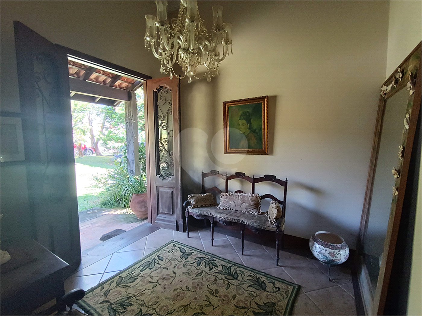 Casa à venda com 4 quartos, sendo 3 suítes, no condomínio Patrimônio do Carmo, São Roque - SP