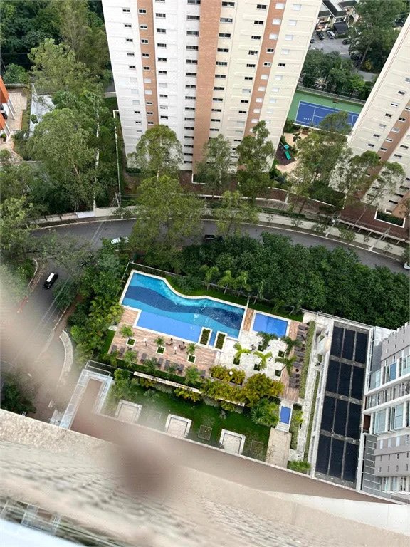 Apartamento à venda com 4 quartos, sendo 3 suítes,  em Vila Andrade, São Paulo, SP