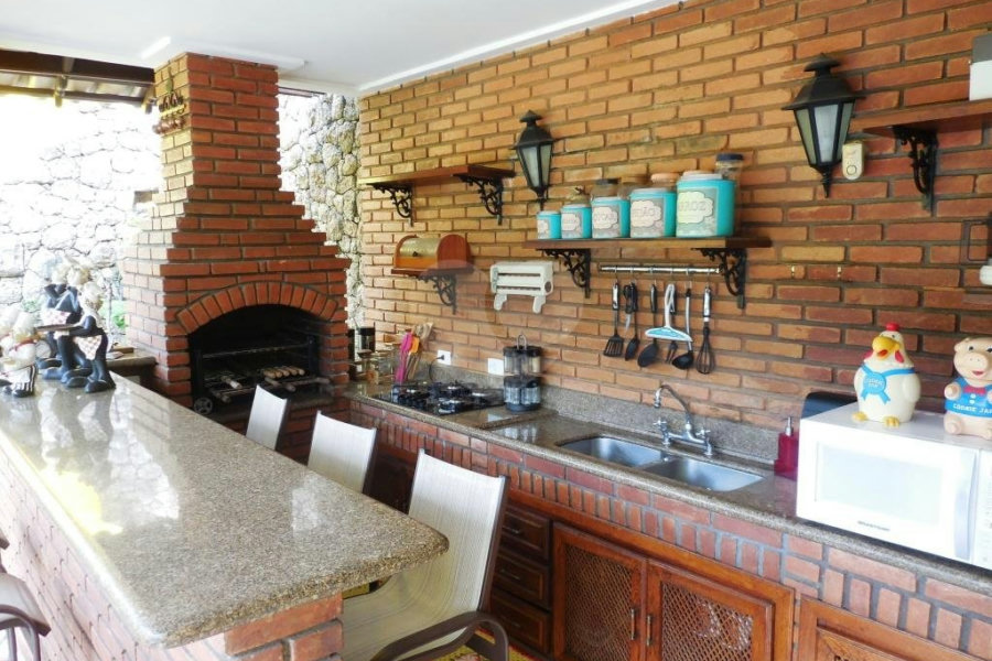 Casa à venda com 3 suítes no condomínio Itatinga I, São Paulo - SP