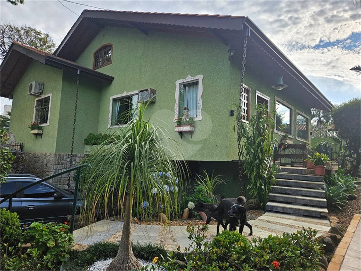 Casa à venda com 4 quartos, sendo 3 suítes, em Jardim Tapajós, Atibaia, SP