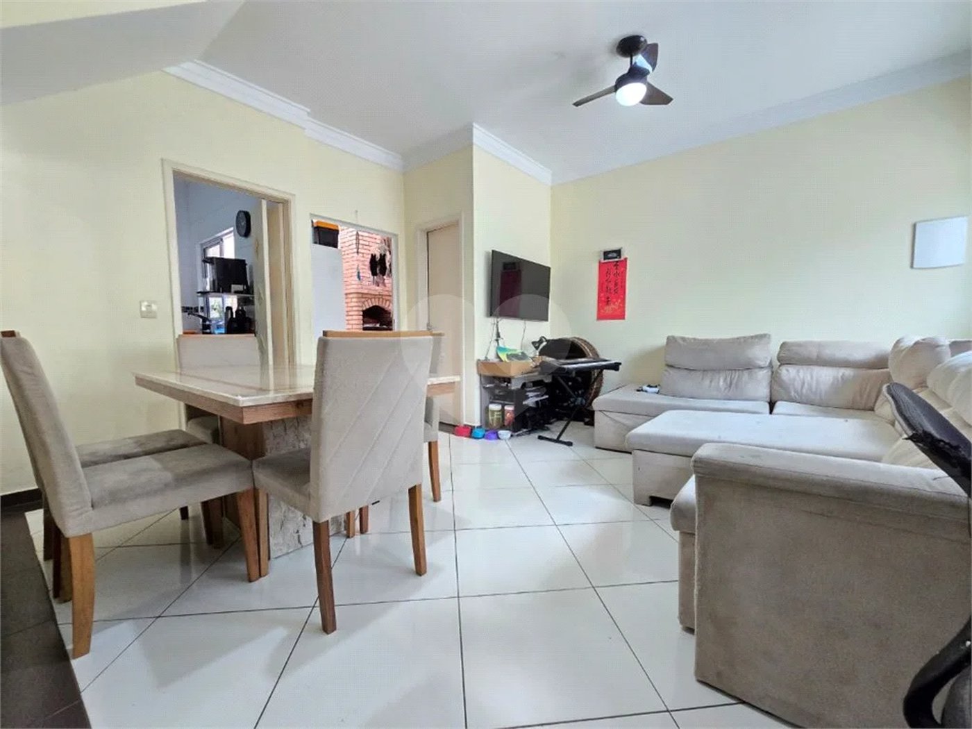 Casa à venda com 3 quartos, sendo 1 suíte, no condomínio Rafaela I, São Paulo - SP