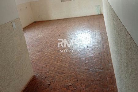 Casa à venda ou para alugar com 3 quartos, sendo 1 suíte,  no Centro, Angatuba, SP