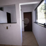 Casa com 4 Dormitórios e área de lazer com piscina