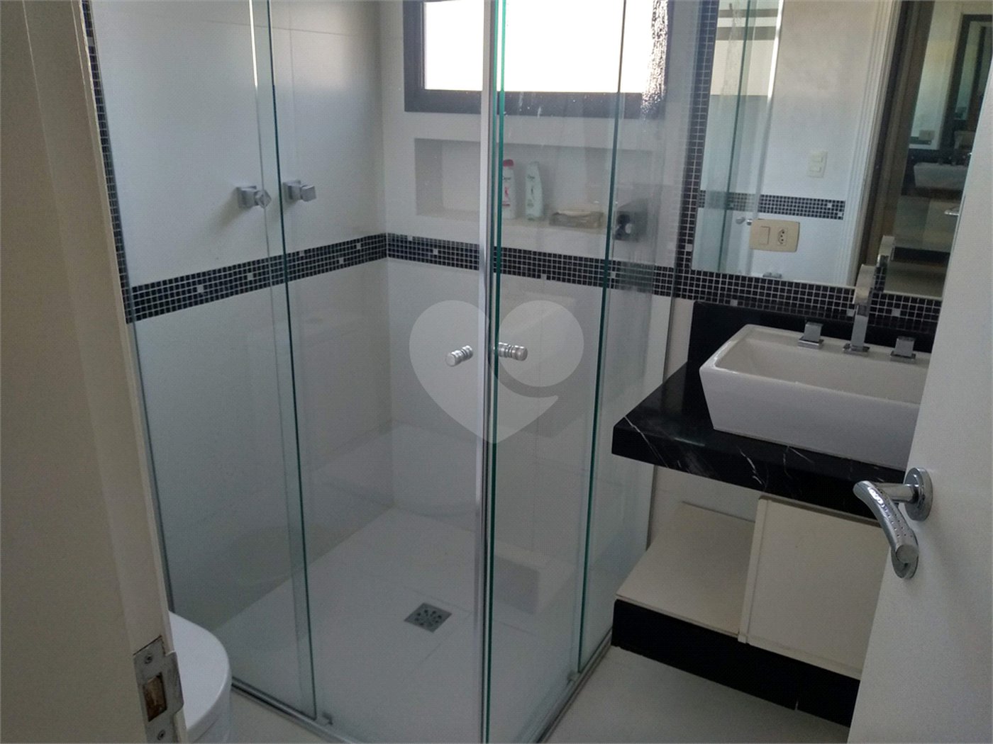 Apartamento à venda com 4 suítes em Jardim Marajoara, São Paulo, SP