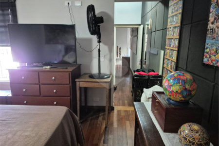 Sobrado à venda com 3 quartos, sendo 1 suíte, em Indianópolis, São Paulo, SP