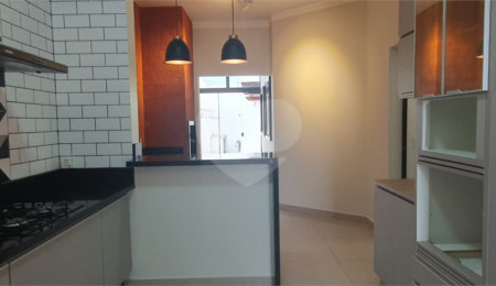 Casa à venda com 3 quartos, sendo 1 suíte,  no condomínio Reserva das Paineiras, Itapetininga - SP