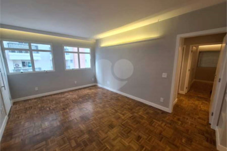 Apartamento à venda com 3 quartos, sendo 1 suíte, em Itaim Bibi, São Paulo, SP