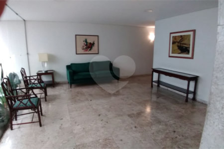 Apartamento à venda com 3 quartos, sendo 1 suíte,  em Cerqueira César, São Paulo, SP