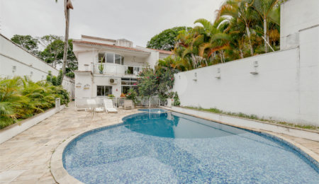Sobrado à venda com 4 quartos, sendo 3 suítes,  em Brooklin, São Paulo, SP