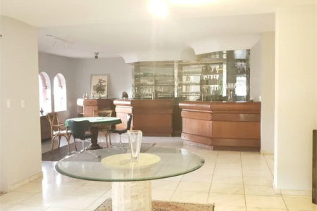 Casa à venda com 6 quartos, sendo 4 suítes, em Vila Sônia, São Paulo, SP