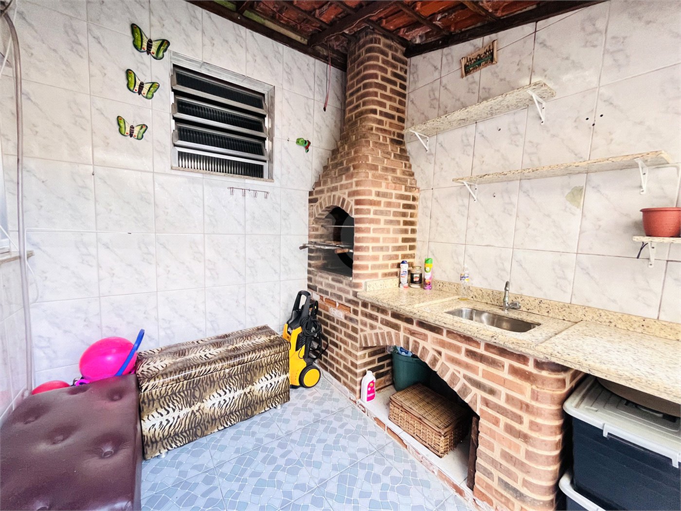 Casa à venda com 4 quartos, sendo 1 suíte, em Campo Grande, Rio de Janeiro, RJ