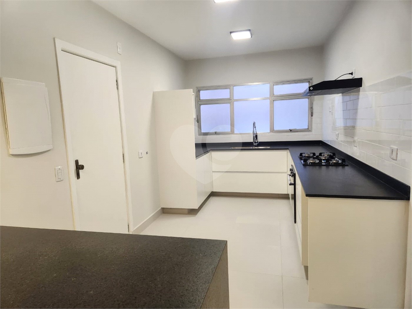 Apartamento à venda com 4 quartos, sendo 1 suíte,  em Pinheiros, São Paulo, SP