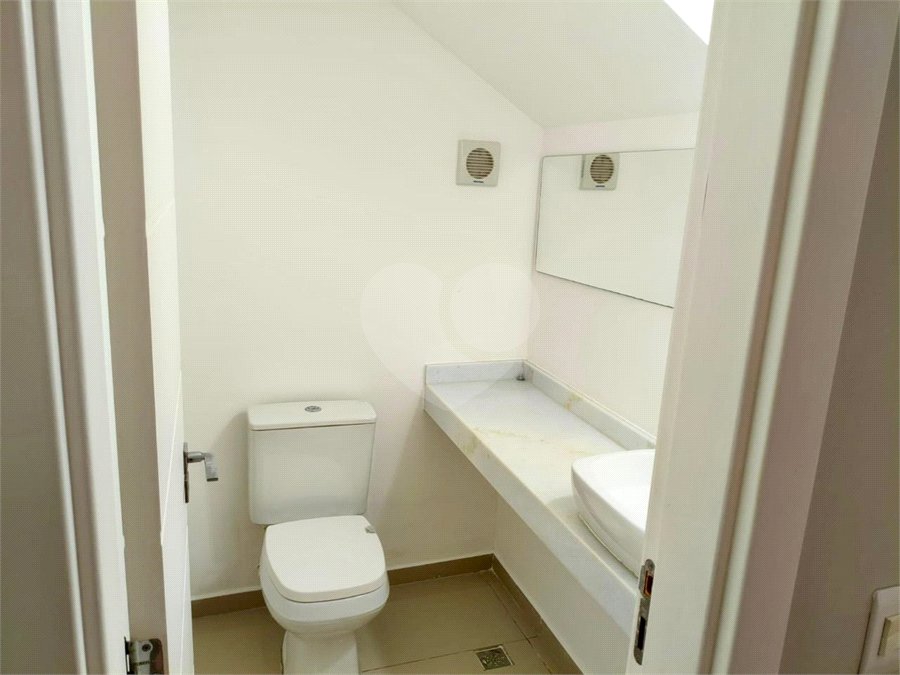 Casa à venda com 3 quartos, sendo 1 suíte, no condomínio Residencial Rio Preto Village, Atibaia - SP