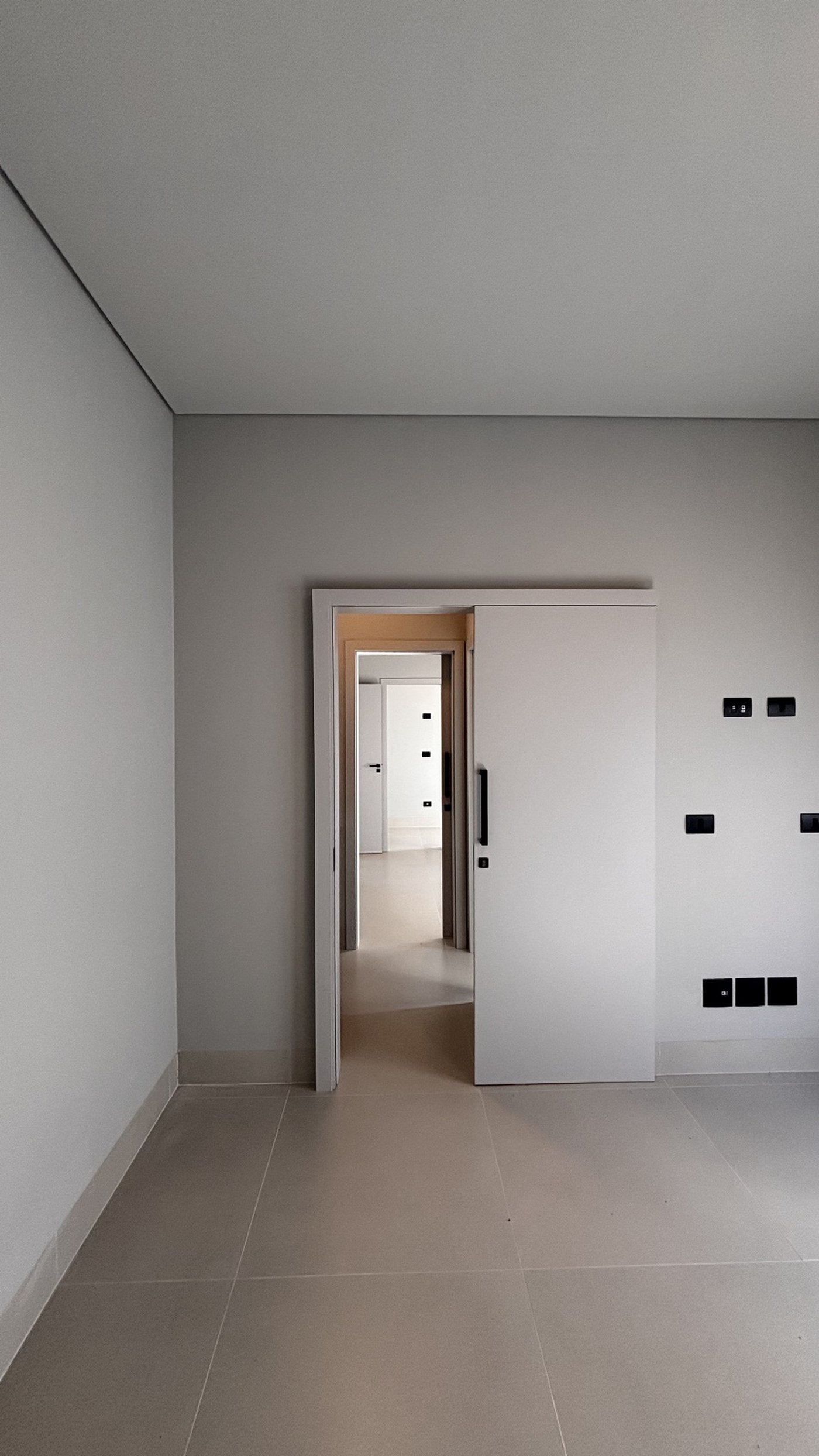 Casa à venda com 4 quartos, sendo 2 suítes, no condomínio Residencial Damha Belvedere, Presidente Prudente - SP