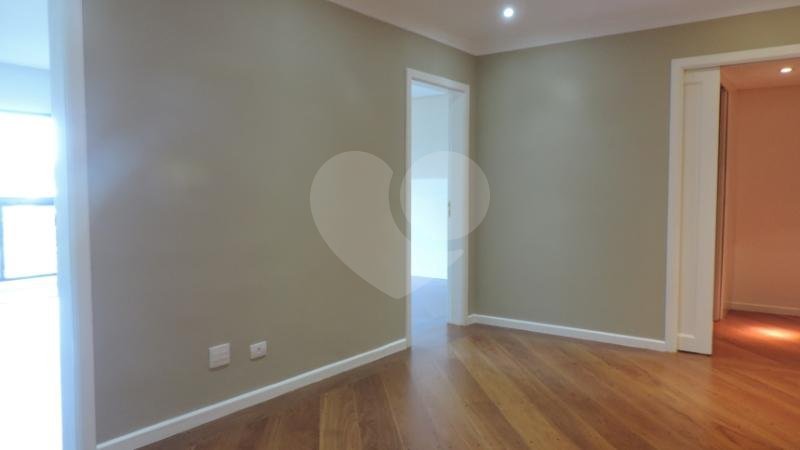 Apartamento à venda com 3 suítes em Jardim Marajoara, São Paulo, SP