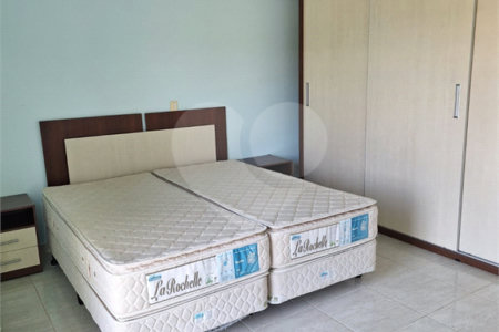 Casa à venda com 4 suítes no condomínio Bougainville, Peruíbe - SP
