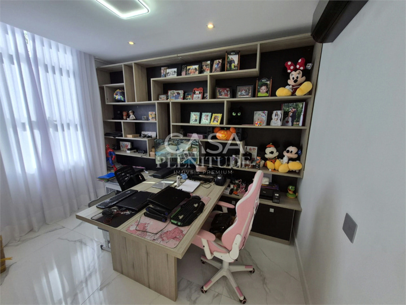 Casa em condomínio à venda com 4 quartos, sendo 3 suítes, em Iporanga, Sorocaba, SP