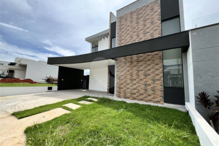 Casa à venda com 3 suítes no condomínio Terras de São Francisco, Sorocaba - SP