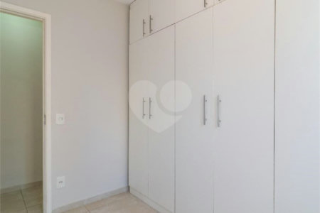 Apartamento à venda com 3 quartos, sendo 1 suíte, em Parque Reboucas, São Paulo, SP