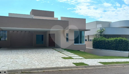 Casa à venda com 3 suítes em Santa Isabel, Louveira, SP