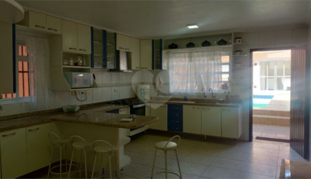 Sobrado à venda com 4 quartos, sendo 1 suíte,  em Interlagos, São Paulo, SP