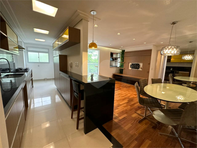 Apartamento à venda com 3 quartos, sendo 1 suíte,  em Morumbi, São Paulo, SP
