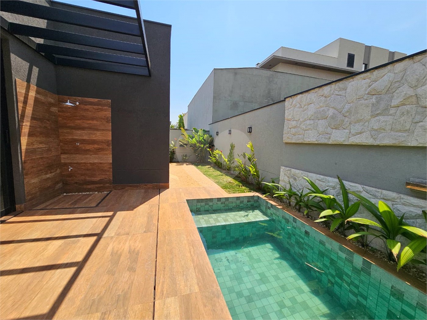 Casa à venda com 4 suítes no condomínio Residencial Terras de Siena, Ribeirão Preto - SP