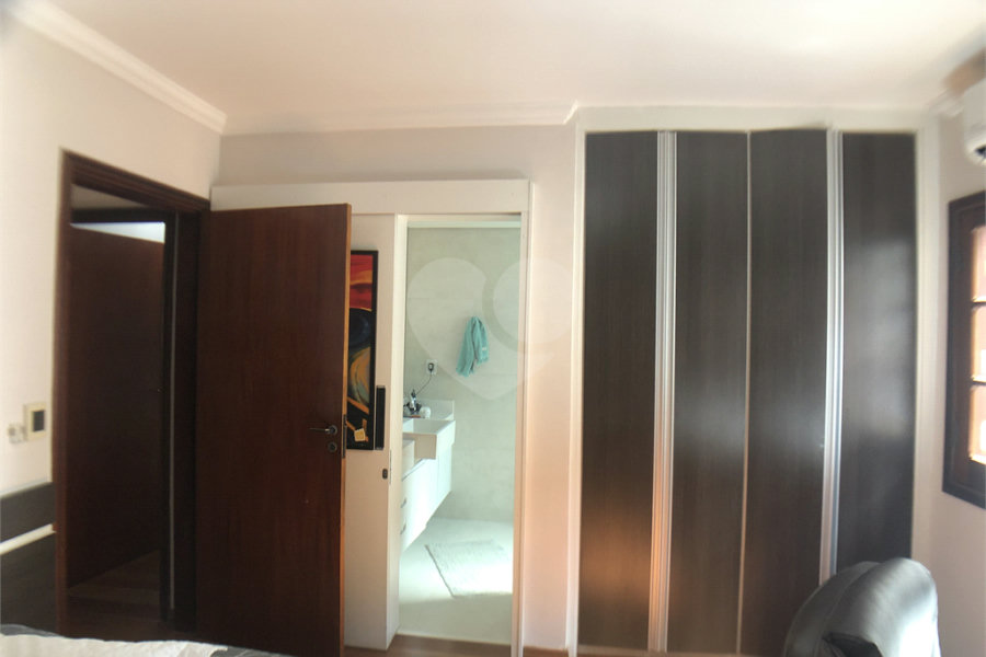 Casa à venda com 4 suítes no condomínio Residencial Floresta, São Paulo - SP
