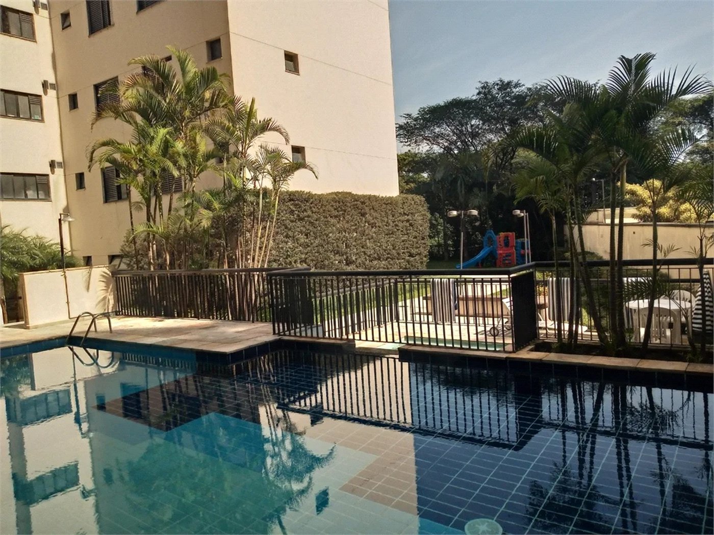 Apartamento à venda com 3 suítes em Vila Suzana, São Paulo, SP