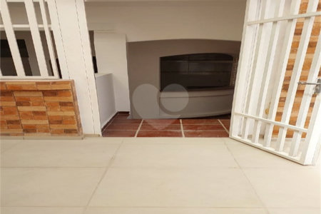 Sobrado à venda com 3 quartos, sendo 2 suítes, em Vila Paulicéia, São Paulo, SP