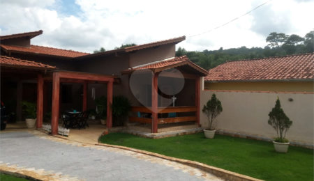 Casa à venda com 3 quartos, sendo 1 suíte, no Centro, Piracaia, SP