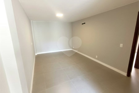 Apartamento à venda com 2 quartos, sendo 1 suíte,  em Maracanã, Rio de Janeiro, RJ