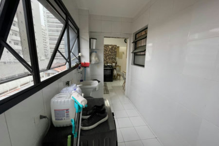 Apartamento 3 dormitórios com 2 suítes, 2 vagas demarcadas, no Embaré, Santos