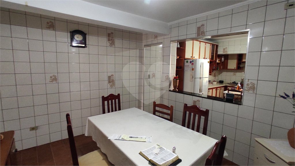 Sobrado à venda com 3 quartos, sendo 1 suíte, em Tremembé, São Paulo, SP