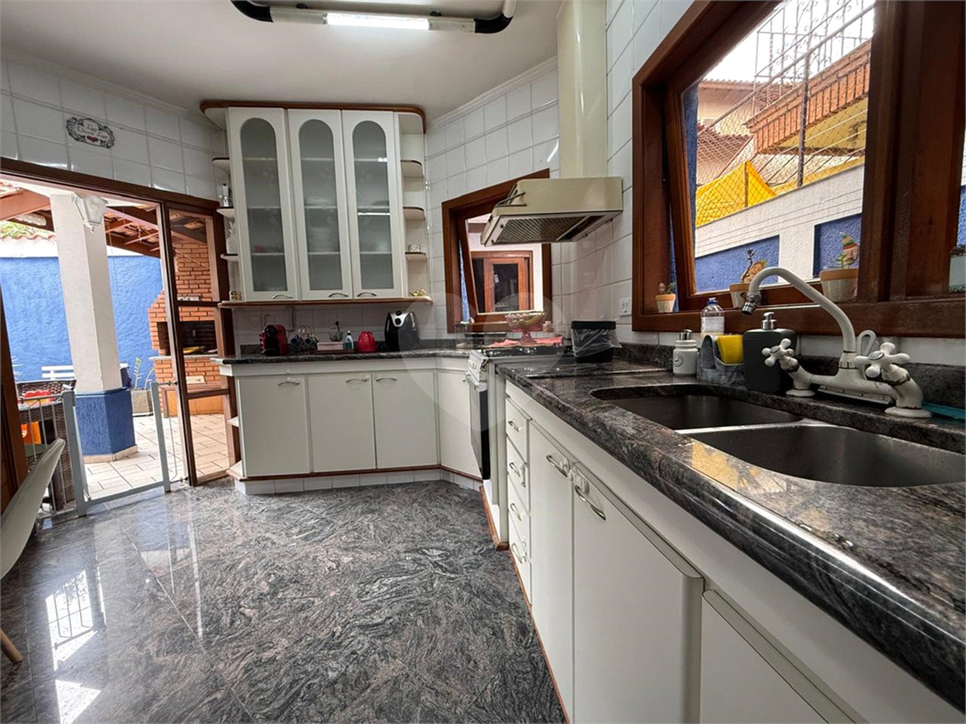 Casa à venda ou para alugar com 3 quartos, sendo 1 suíte, no condomínio Da Serra, São Paulo - SP
